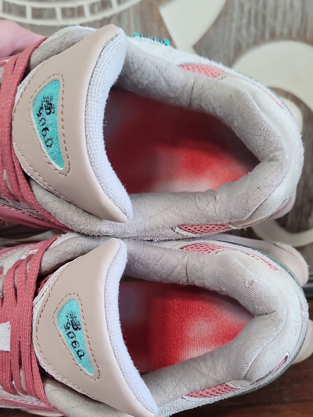 ๐ฅ Rare New Balance 9060 'Inside Voices' "Penny Cook Pink" Wmns 7 Good Conditon. - Picture 9 of 16
